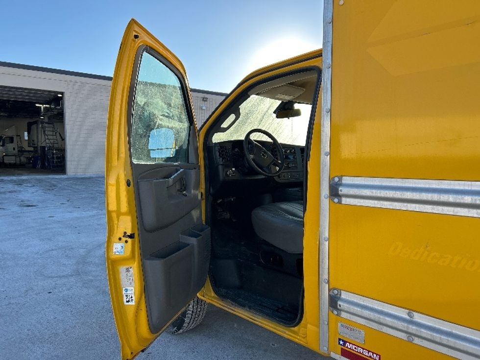 Light Duty Box Truck-Light and Medium Duty Trucks-GMC-2021-Savana G33503-Brooklyn Park-MN-126,041\n\t\tmiles-$ 23,750 - Image 16