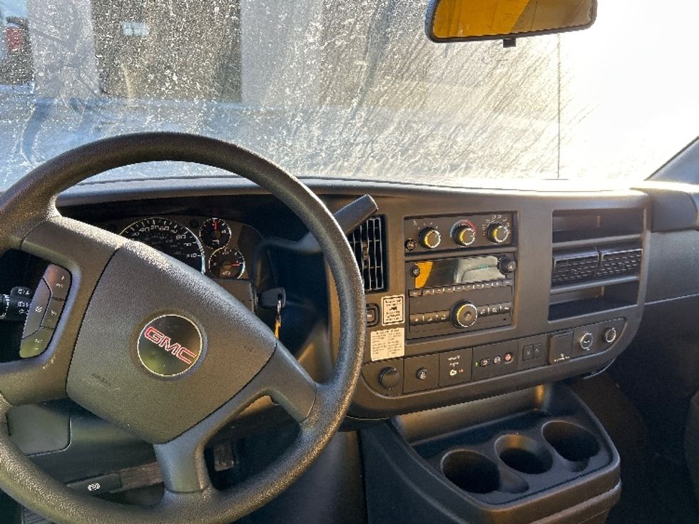 Light Duty Box Truck-Light and Medium Duty Trucks-GMC-2021-Savana G33503-Brooklyn Park-MN-126,041\n\t\tmiles-$ 23,750 - Image 17