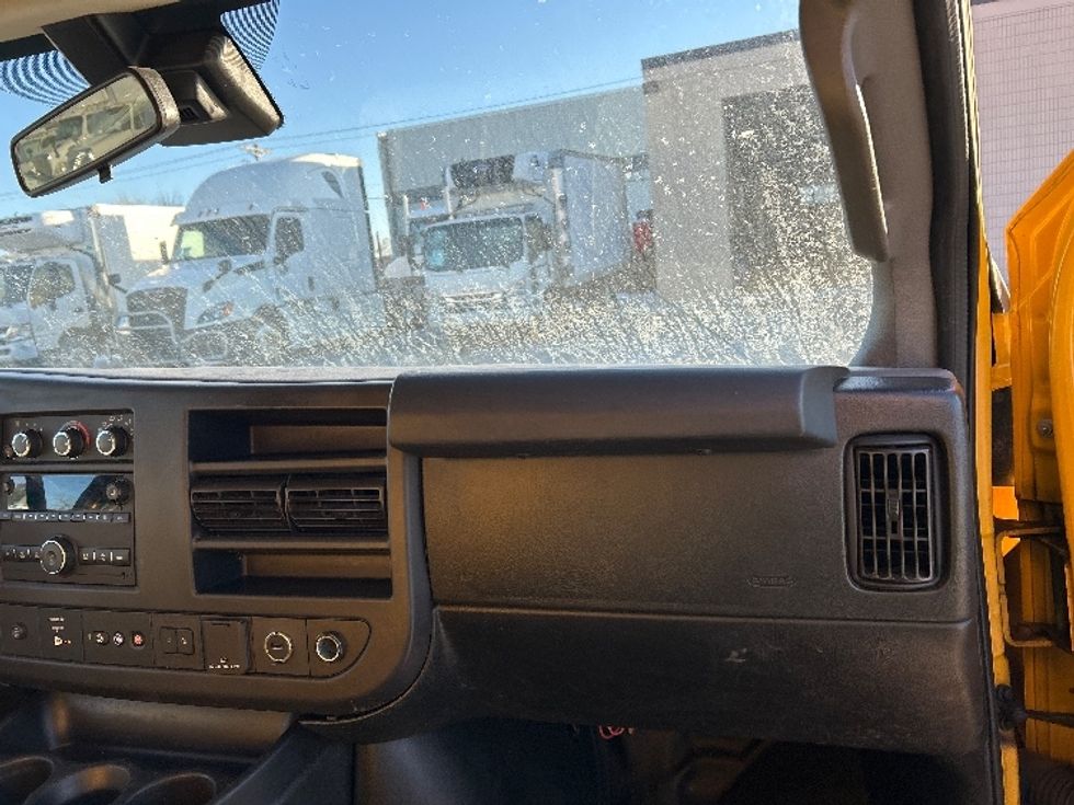 Light Duty Box Truck-Light and Medium Duty Trucks-GMC-2021-Savana G33503-Brooklyn Park-MN-126,041\n\t\tmiles-$ 23,750 - Image 21