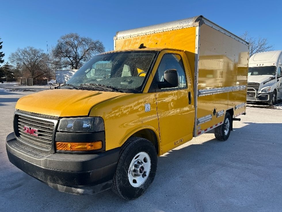 Light Duty Box Truck-Light and Medium Duty Trucks-GMC-2021-Savana G33503-Brooklyn Park-MN-126,041\n\t\tmiles-$ 23,750 - Image 3