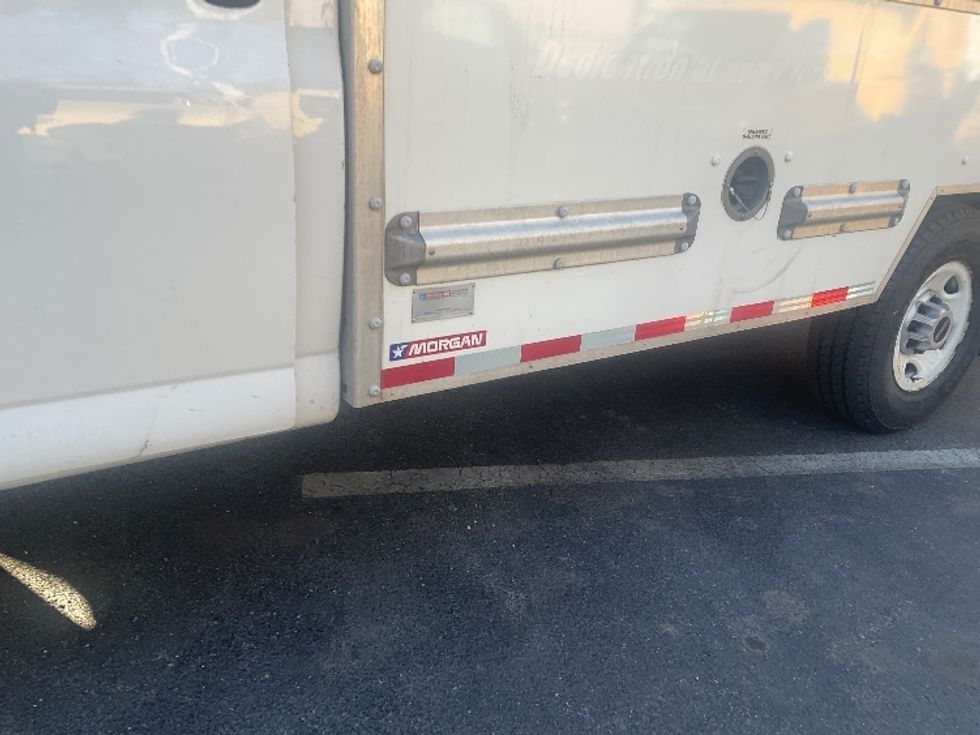 Light Duty Box Truck-Light and Medium Duty Trucks-GMC-2021-Savana G33503-Capitol Heights-MD-111,564\n\t\tmiles-$ 26,750 - Image 5