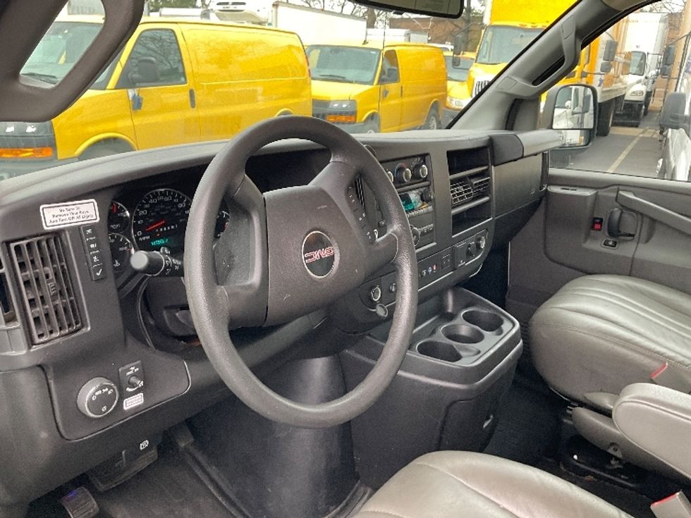 Light Duty Box Truck-Light and Medium Duty Trucks-GMC-2021-Savana G33503-Capitol Heights-MD-111,564\n\t\tmiles-$ 26,750 - Image 18