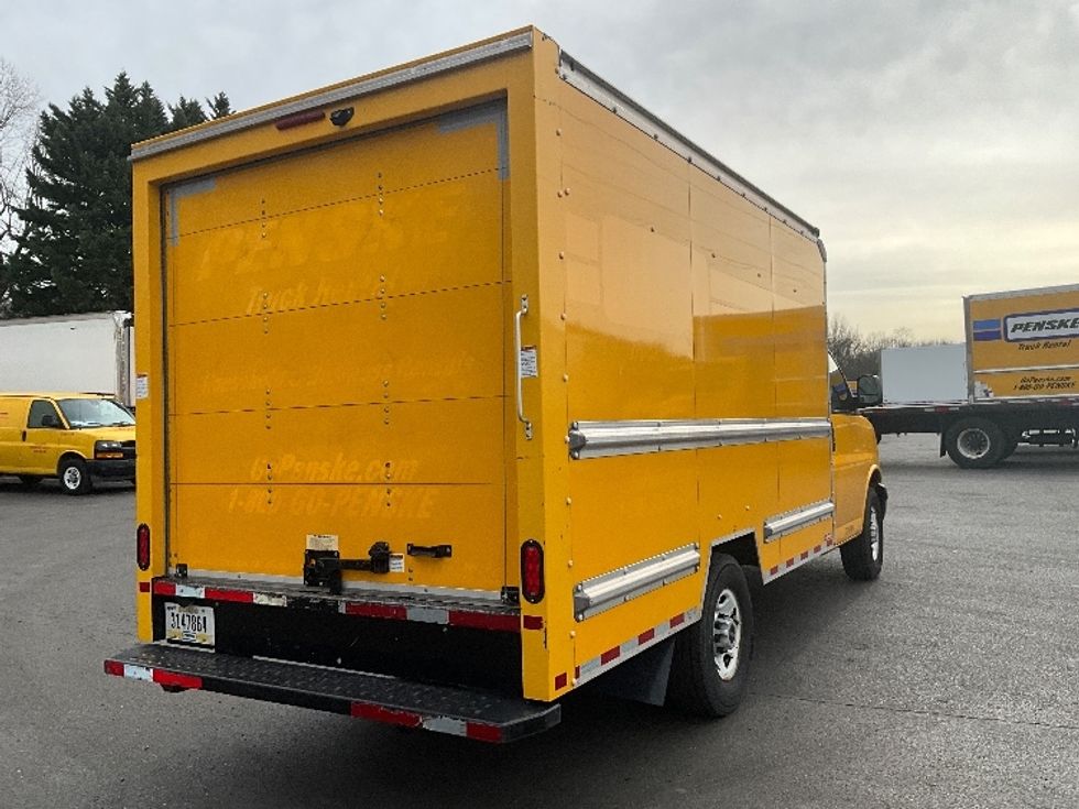 Light Duty Box Truck-Light and Medium Duty Trucks-GMC-2021-Savana G33503-Capitol Heights-MD-118,626\n\t\tmiles-$ 23,500 - Image 13