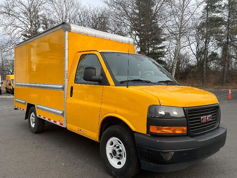 Light Duty Box Truck-Light and Medium Duty Trucks-GMC-2021-Savana G33503-Capitol Heights-MD-118,626\n\t\tmiles-$ 23,500 - Image 15