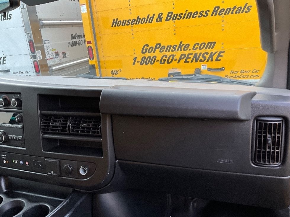 Light Duty Box Truck-Light and Medium Duty Trucks-GMC-2021-Savana G33503-Capitol Heights-MD-118,626\n\t\tmiles-$ 23,500 - Image 21