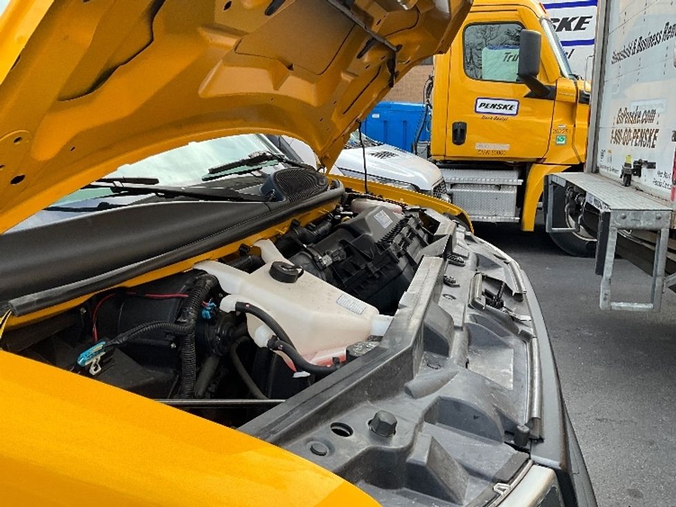 Light Duty Box Truck-Light and Medium Duty Trucks-GMC-2021-Savana G33503-Capitol Heights-MD-118,626\n\t\tmiles-$ 23,500 - Image 23