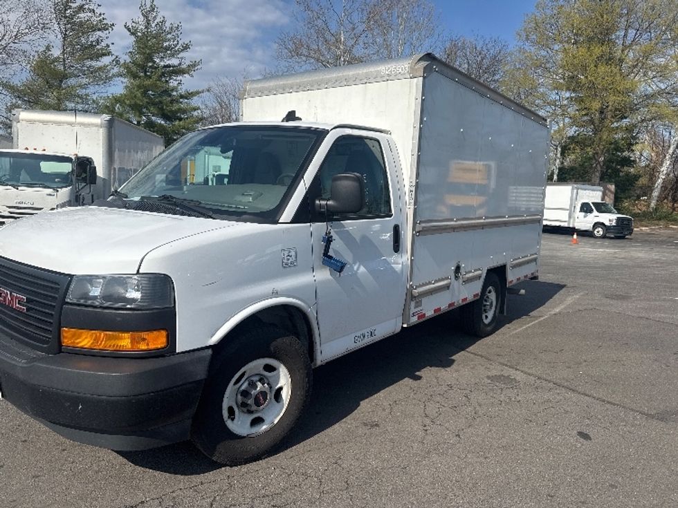 Light Duty Box Truck-Light and Medium Duty Trucks-GMC-2021-Savana G33503-Capitol Heights-MD-134,370\n\t\tmiles-$ 25,000 - Image 3