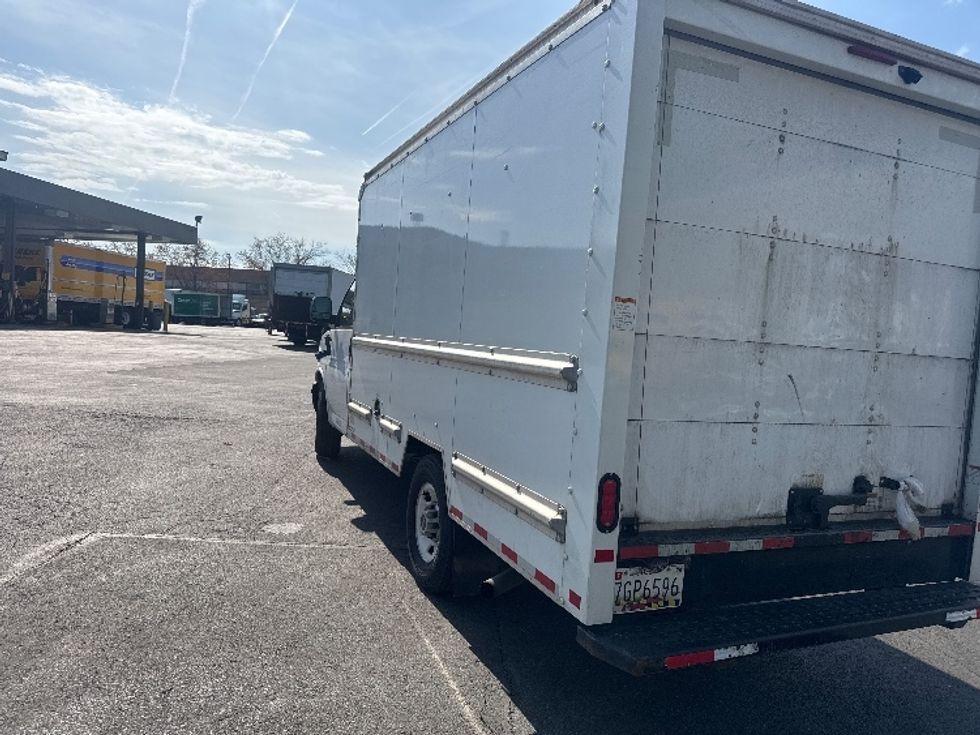 Light Duty Box Truck-Light and Medium Duty Trucks-GMC-2021-Savana G33503-Capitol Heights-MD-134,370\n\t\tmiles-$ 25,000 - Image 6
