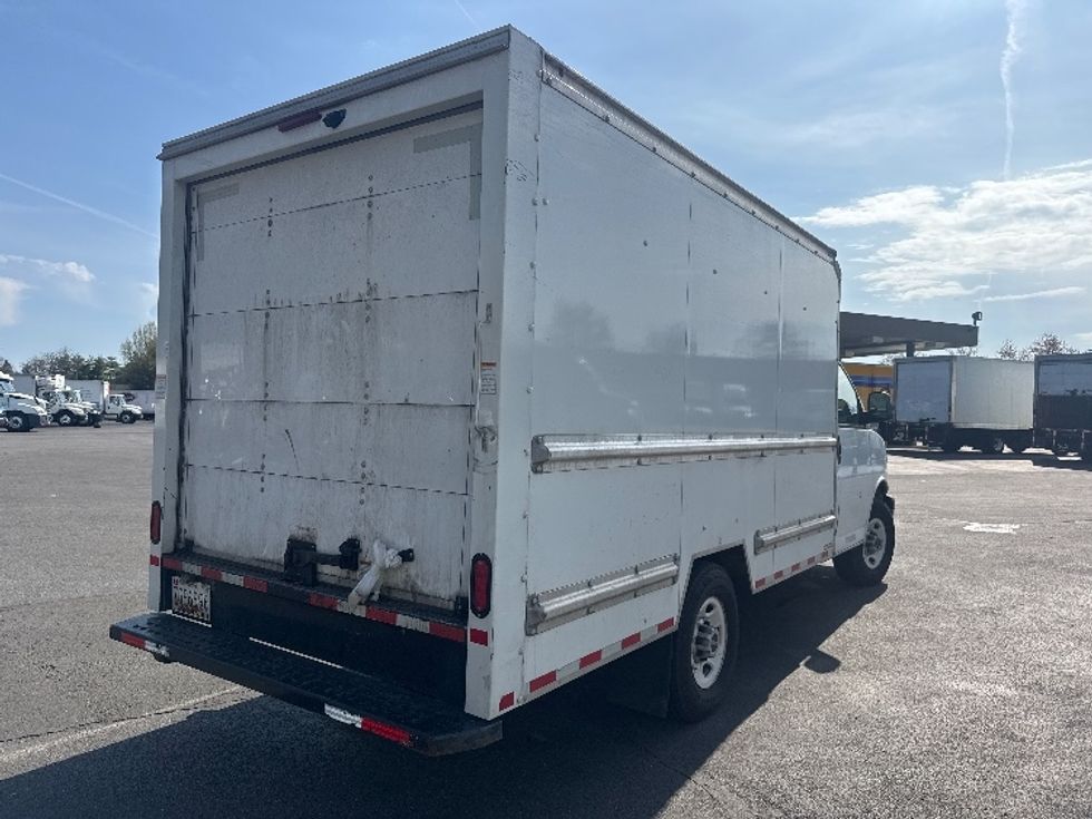 Light Duty Box Truck-Light and Medium Duty Trucks-GMC-2021-Savana G33503-Capitol Heights-MD-134,370\n\t\tmiles-$ 25,000 - Image 13