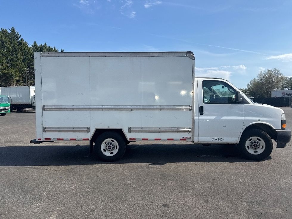 Light Duty Box Truck-Light and Medium Duty Trucks-GMC-2021-Savana G33503-Capitol Heights-MD-134,370\n\t\tmiles-$ 25,000 - Image 15