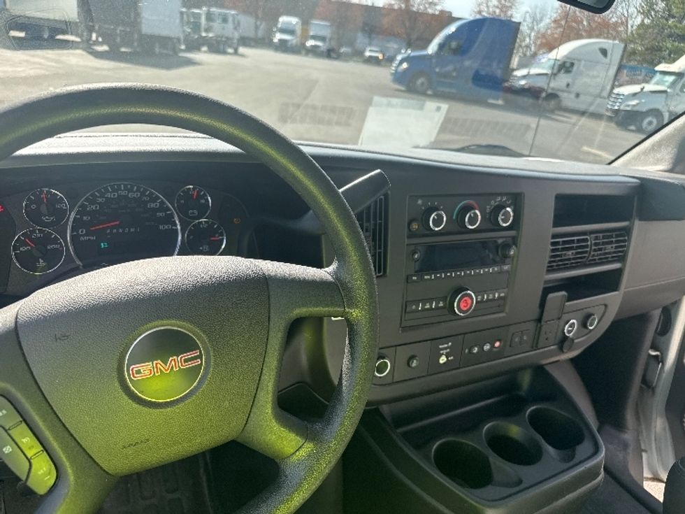 Light Duty Box Truck-Light and Medium Duty Trucks-GMC-2021-Savana G33503-Capitol Heights-MD-134,370\n\t\tmiles-$ 25,000 - Image 18