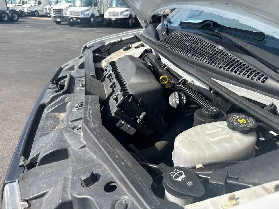 Light Duty Box Truck-Light and Medium Duty Trucks-GMC-2021-Savana G33503-Capitol Heights-MD-134,370\n\t\tmiles-$ 25,000 - Image 24