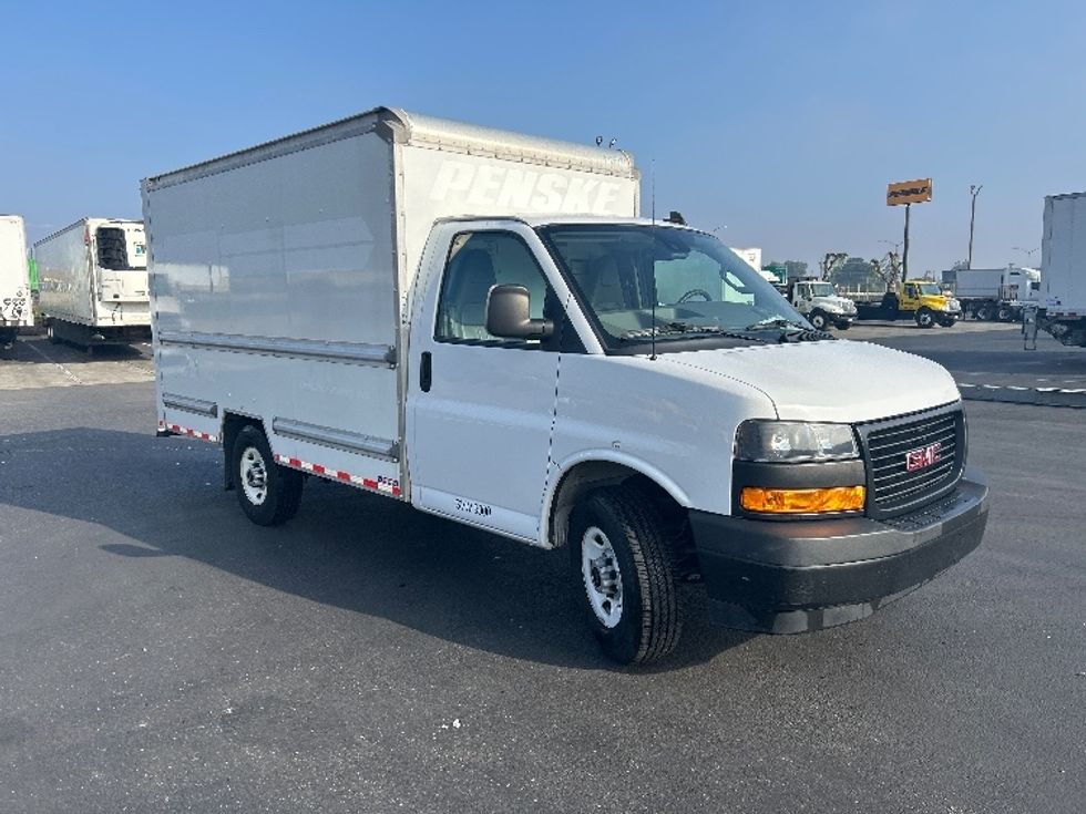 Light Duty Box Truck-Light and Medium Duty Trucks-GMC-2021-Savana G33503-Ceres-CA-118,131\n\t\tmiles-$ 28,000 - Image 1