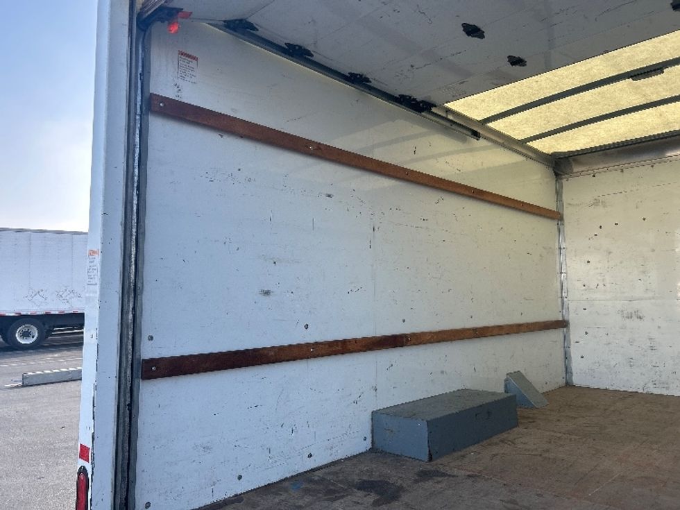 Light Duty Box Truck-Light and Medium Duty Trucks-GMC-2021-Savana G33503-Ceres-CA-118,131\n\t\tmiles-$ 28,000 - Image 11