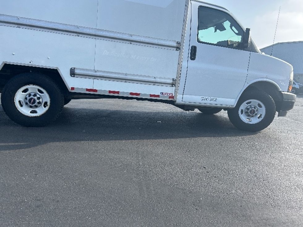 Light Duty Box Truck-Light and Medium Duty Trucks-GMC-2021-Savana G33503-Ceres-CA-118,131\n\t\tmiles-$ 28,000 - Image 14