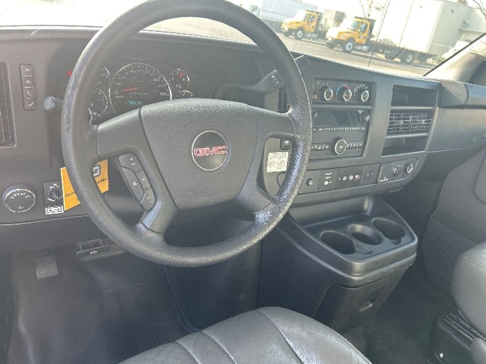 Light Duty Box Truck-Light and Medium Duty Trucks-GMC-2021-Savana G33503-Ceres-CA-118,131\n\t\tmiles-$ 28,000 - Image 17