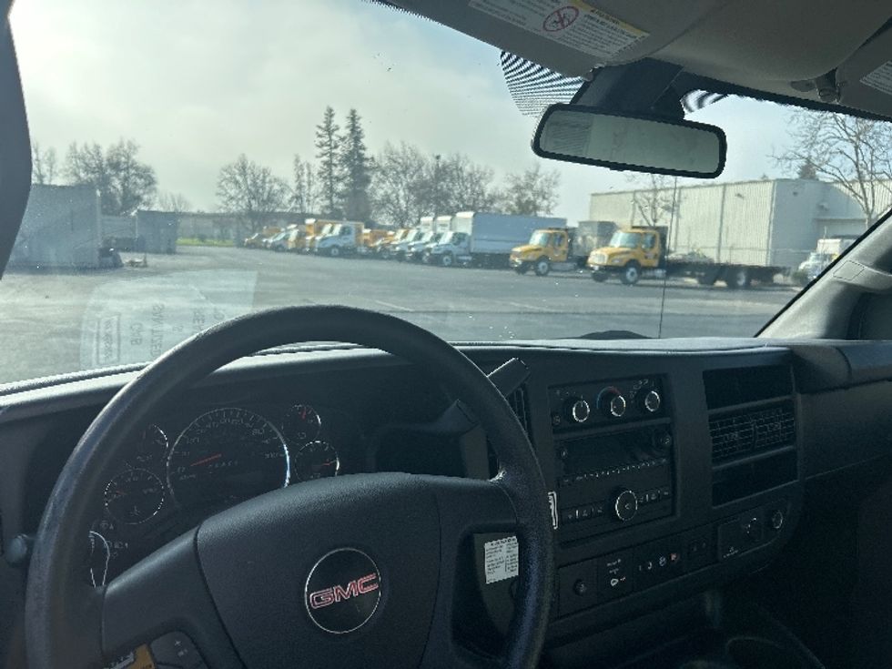 Light Duty Box Truck-Light and Medium Duty Trucks-GMC-2021-Savana G33503-Ceres-CA-118,131\n\t\tmiles-$ 28,000 - Image 18