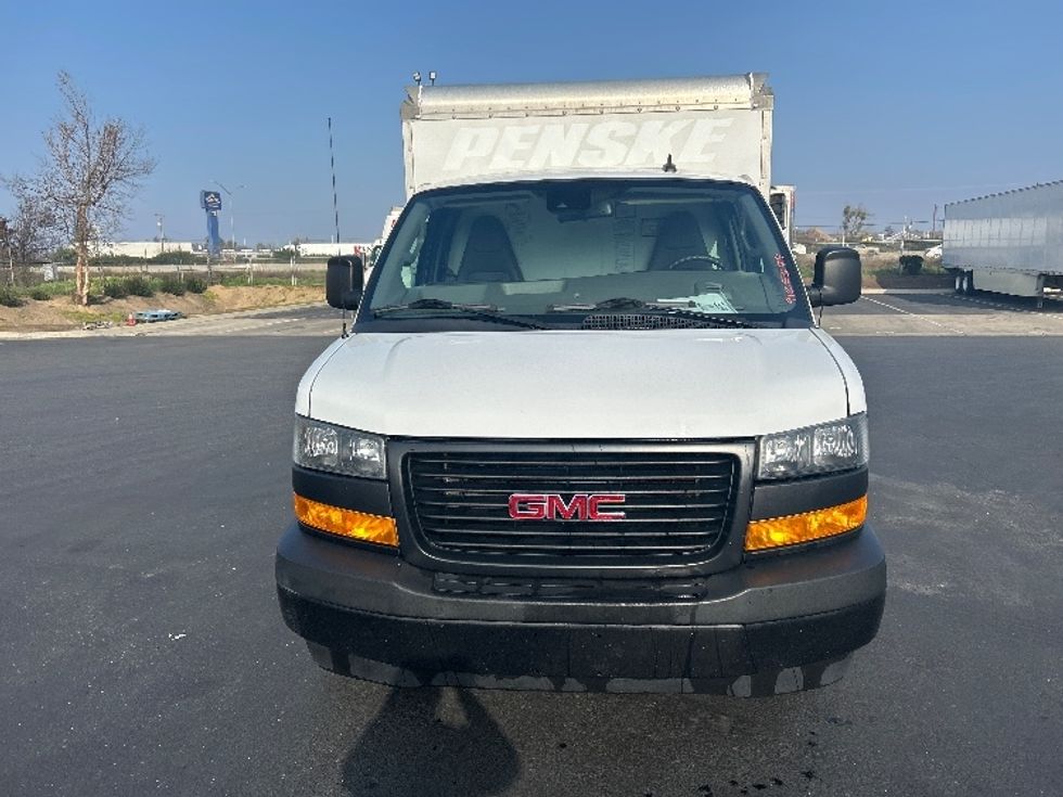 Light Duty Box Truck-Light and Medium Duty Trucks-GMC-2021-Savana G33503-Ceres-CA-118,131\n\t\tmiles-$ 28,000 - Image 2