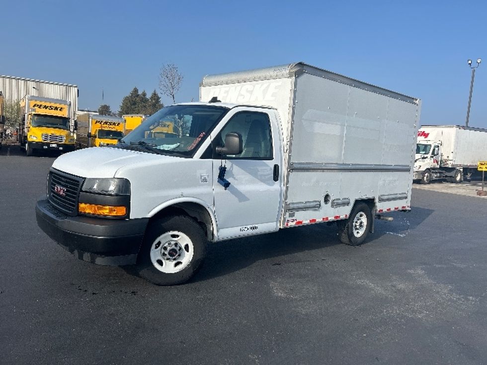 Light Duty Box Truck-Light and Medium Duty Trucks-GMC-2021-Savana G33503-Ceres-CA-118,131\n\t\tmiles-$ 28,000 - Image 3