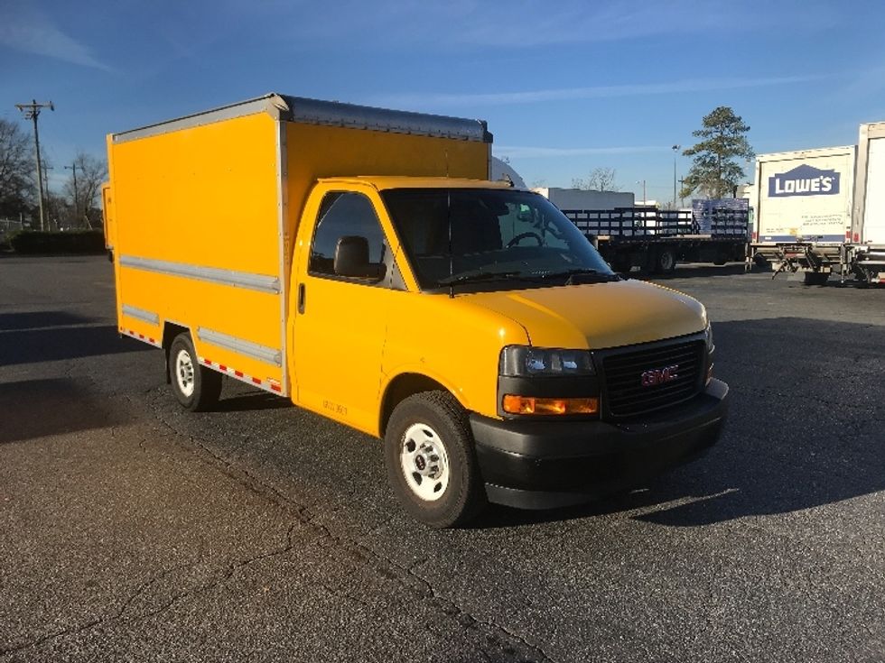 Light Duty Box Truck-Light and Medium Duty Trucks-GMC-2021-Savana G33503-Charlotte-NC-101,472\n\t\tmiles-$ 28,000 - Image 1