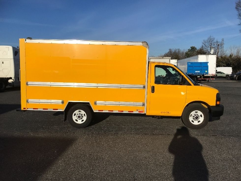 Light Duty Box Truck-Light and Medium Duty Trucks-GMC-2021-Savana G33503-Charlotte-NC-101,472\n\t\tmiles-$ 28,000 - Image 14