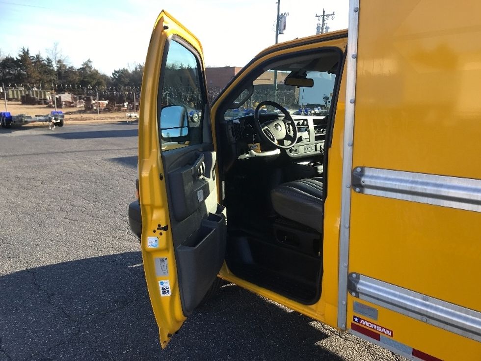 Light Duty Box Truck-Light and Medium Duty Trucks-GMC-2021-Savana G33503-Charlotte-NC-101,472\n\t\tmiles-$ 28,000 - Image 15