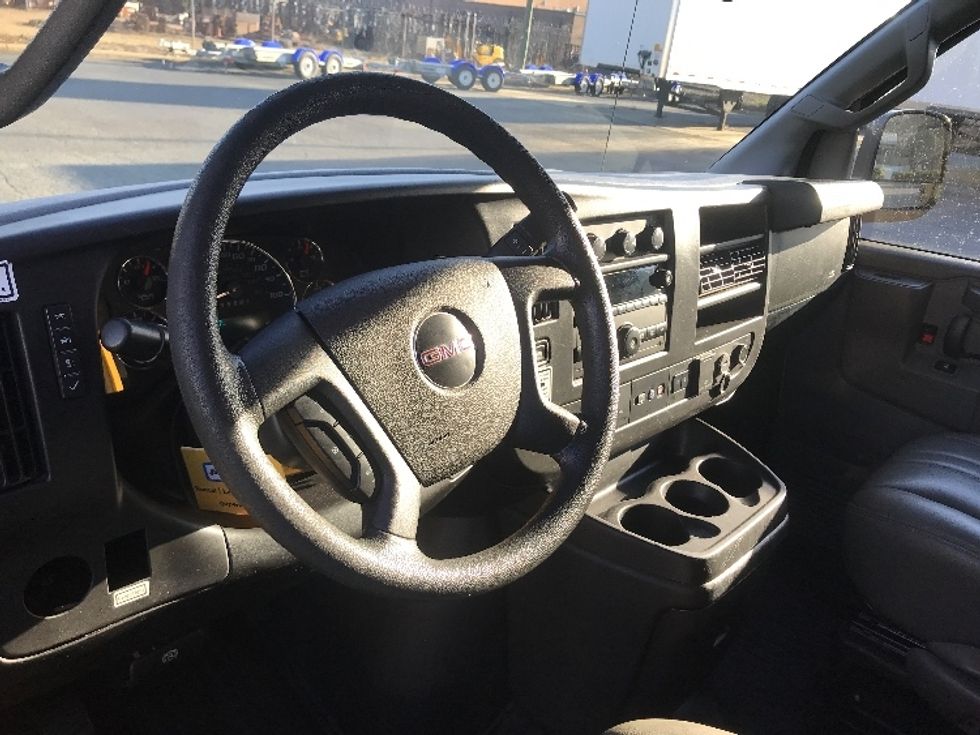 Light Duty Box Truck-Light and Medium Duty Trucks-GMC-2021-Savana G33503-Charlotte-NC-101,472\n\t\tmiles-$ 28,000 - Image 16