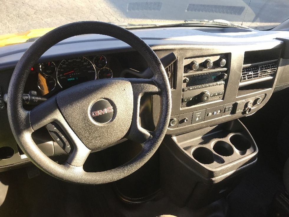 Light Duty Box Truck-Light and Medium Duty Trucks-GMC-2021-Savana G33503-Charlotte-NC-101,472\n\t\tmiles-$ 28,000 - Image 17