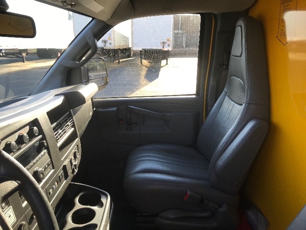 Light Duty Box Truck-Light and Medium Duty Trucks-GMC-2021-Savana G33503-Charlotte-NC-101,472\n\t\tmiles-$ 28,000 - Image 18