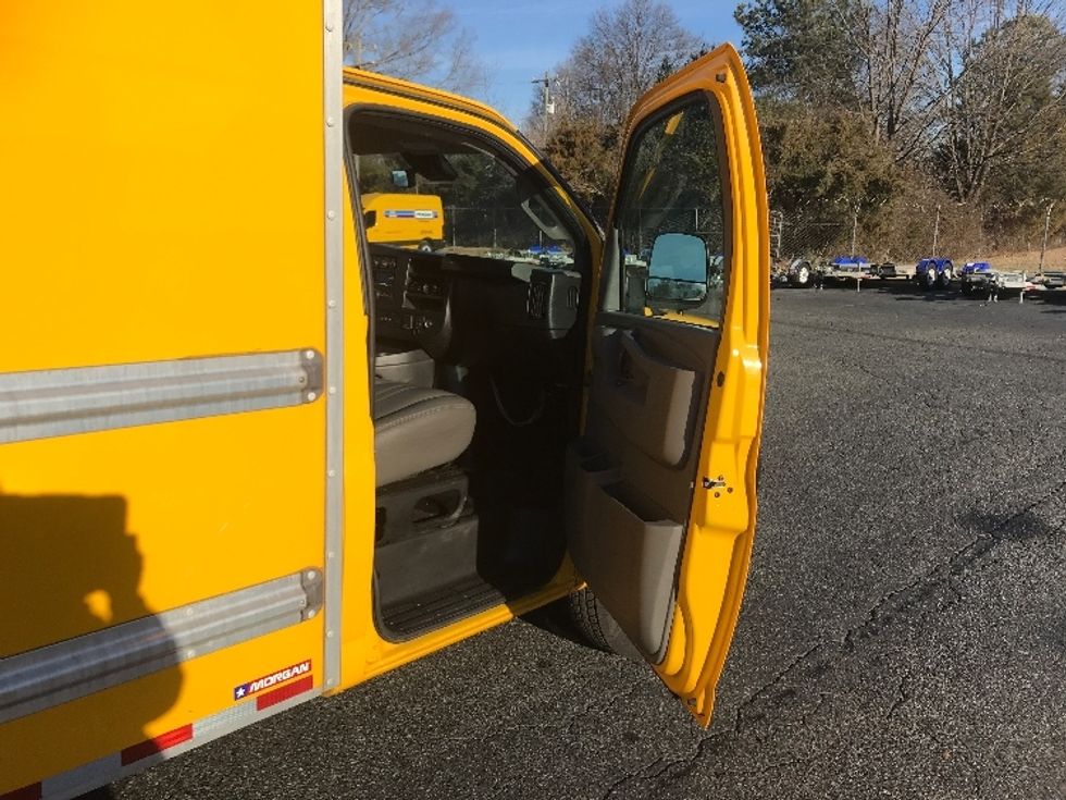 Light Duty Box Truck-Light and Medium Duty Trucks-GMC-2021-Savana G33503-Charlotte-NC-101,472\n\t\tmiles-$ 28,000 - Image 19