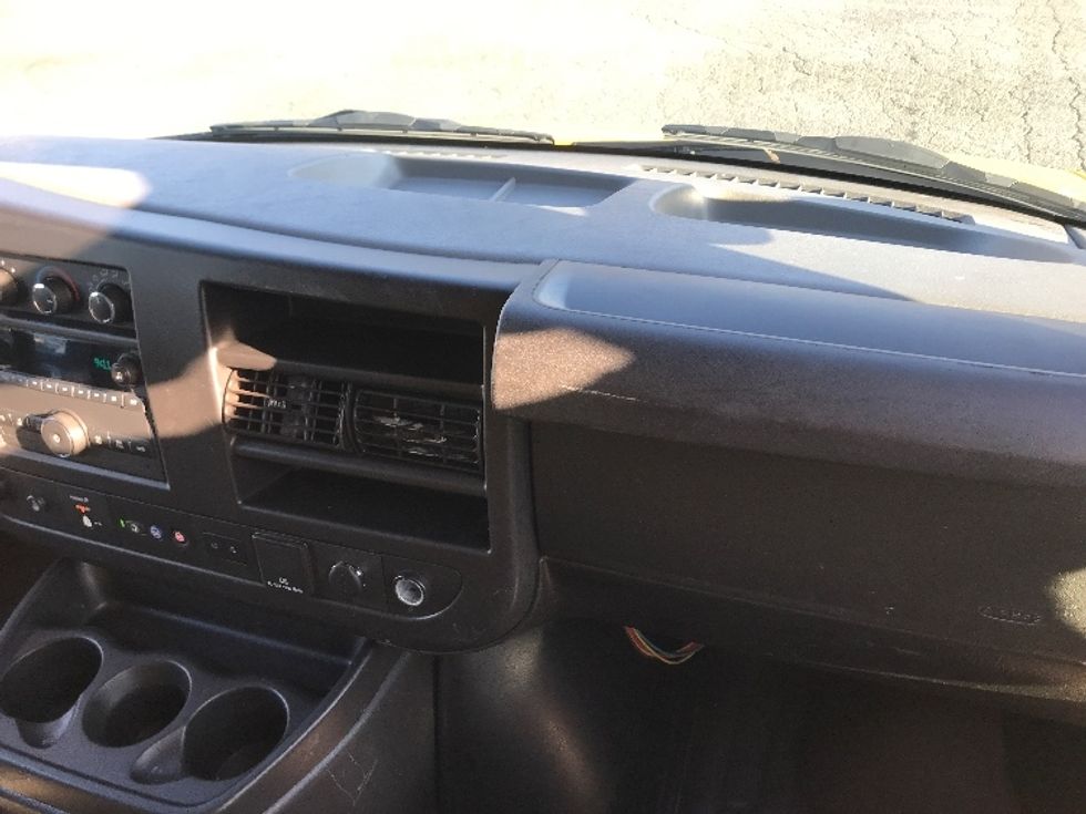 Light Duty Box Truck-Light and Medium Duty Trucks-GMC-2021-Savana G33503-Charlotte-NC-101,472\n\t\tmiles-$ 28,000 - Image 20