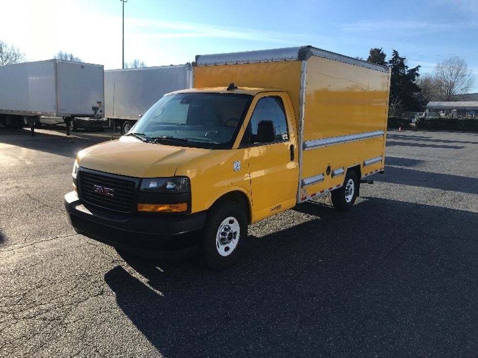 Light Duty Box Truck-Light and Medium Duty Trucks-GMC-2021-Savana G33503-Charlotte-NC-101,472\n\t\tmiles-$ 28,000 - Image 3