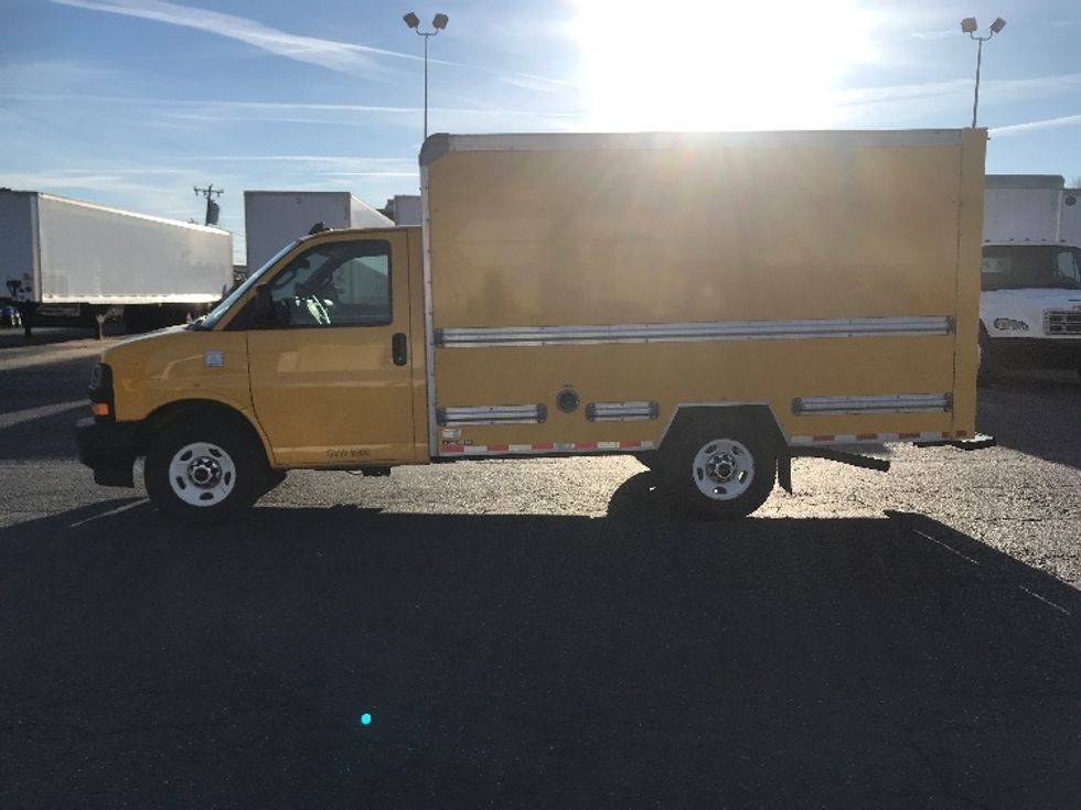 Light Duty Box Truck-Light and Medium Duty Trucks-GMC-2021-Savana G33503-Charlotte-NC-101,472\n\t\tmiles-$ 28,000 - Image 4