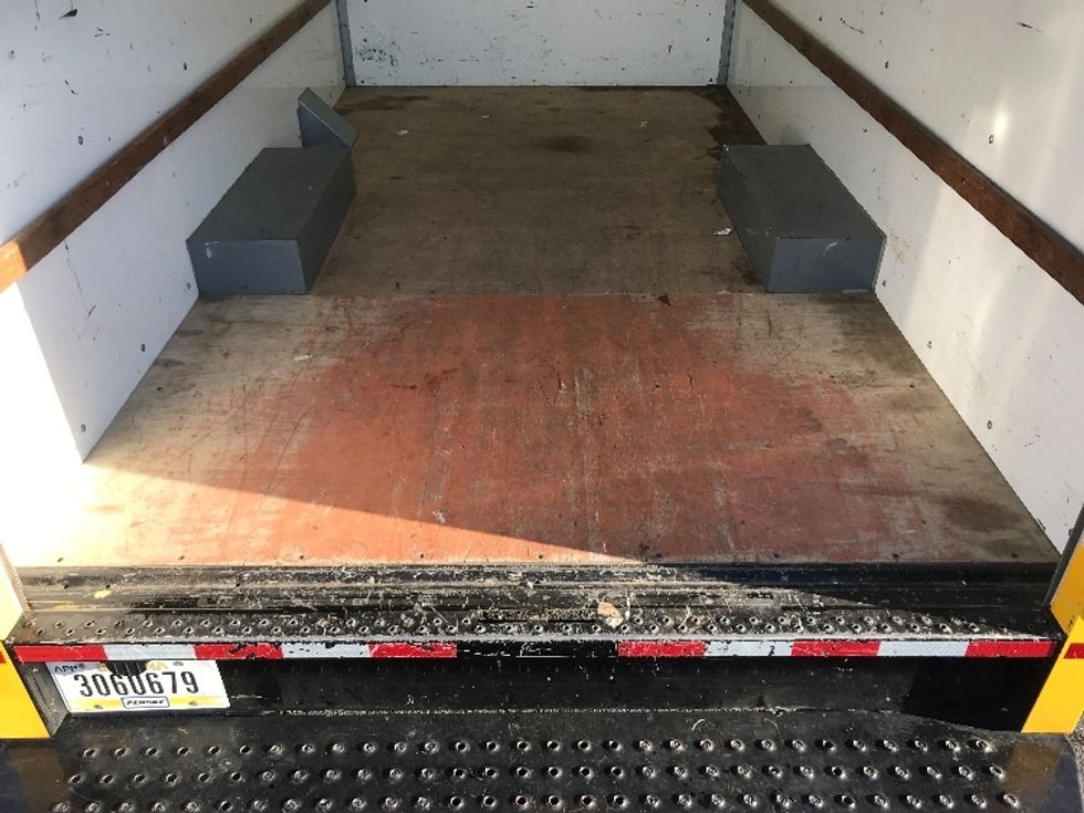 Light Duty Box Truck-Light and Medium Duty Trucks-GMC-2021-Savana G33503-Charlotte-NC-101,472\n\t\tmiles-$ 28,000 - Image 9