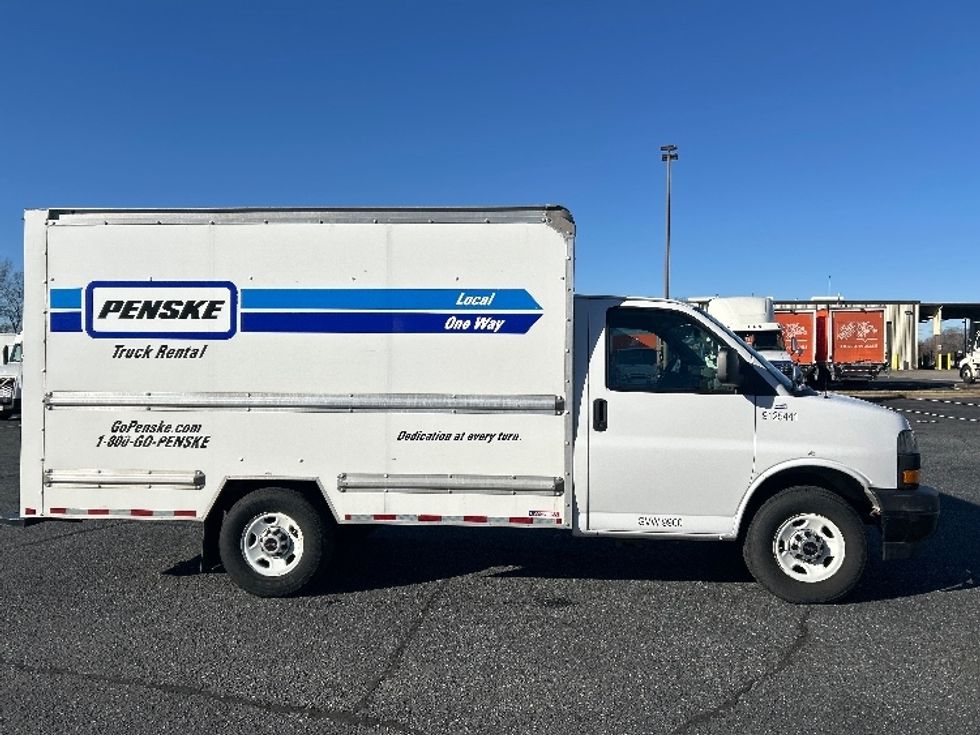 Light Duty Box Truck-Light and Medium Duty Trucks-GMC-2021-Savana G33503-Charlotte-NC-102,706\n\t\tmiles-$ 30,500 - Image 12