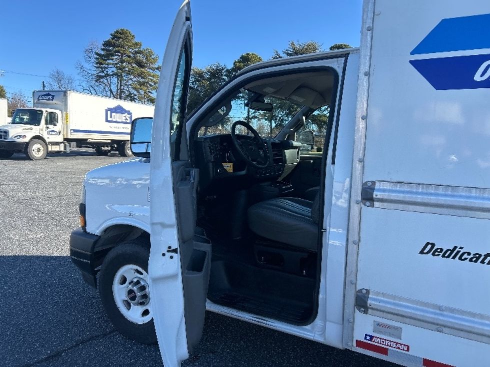 Light Duty Box Truck-Light and Medium Duty Trucks-GMC-2021-Savana G33503-Charlotte-NC-102,706\n\t\tmiles-$ 30,500 - Image 13