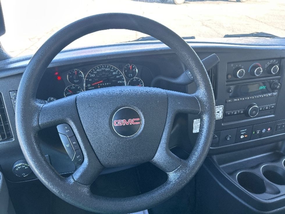 Light Duty Box Truck-Light and Medium Duty Trucks-GMC-2021-Savana G33503-Charlotte-NC-102,706\n\t\tmiles-$ 30,500 - Image 14