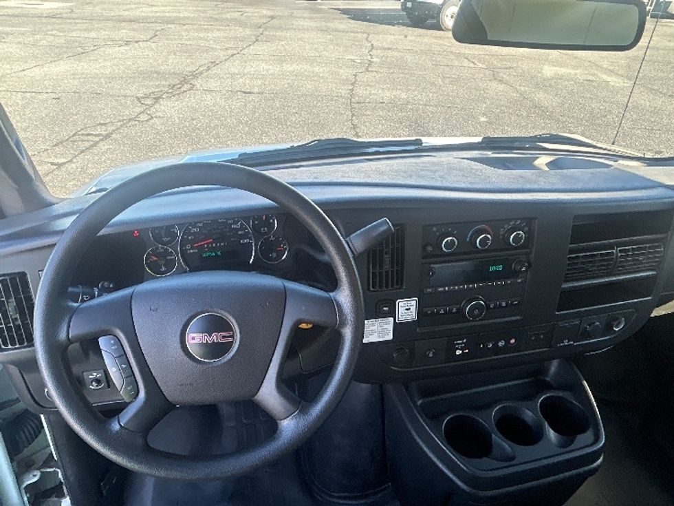 Light Duty Box Truck-Light and Medium Duty Trucks-GMC-2021-Savana G33503-Charlotte-NC-102,706\n\t\tmiles-$ 30,500 - Image 15