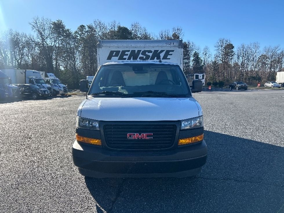 Light Duty Box Truck-Light and Medium Duty Trucks-GMC-2021-Savana G33503-Charlotte-NC-102,706\n\t\tmiles-$ 30,500 - Image 2