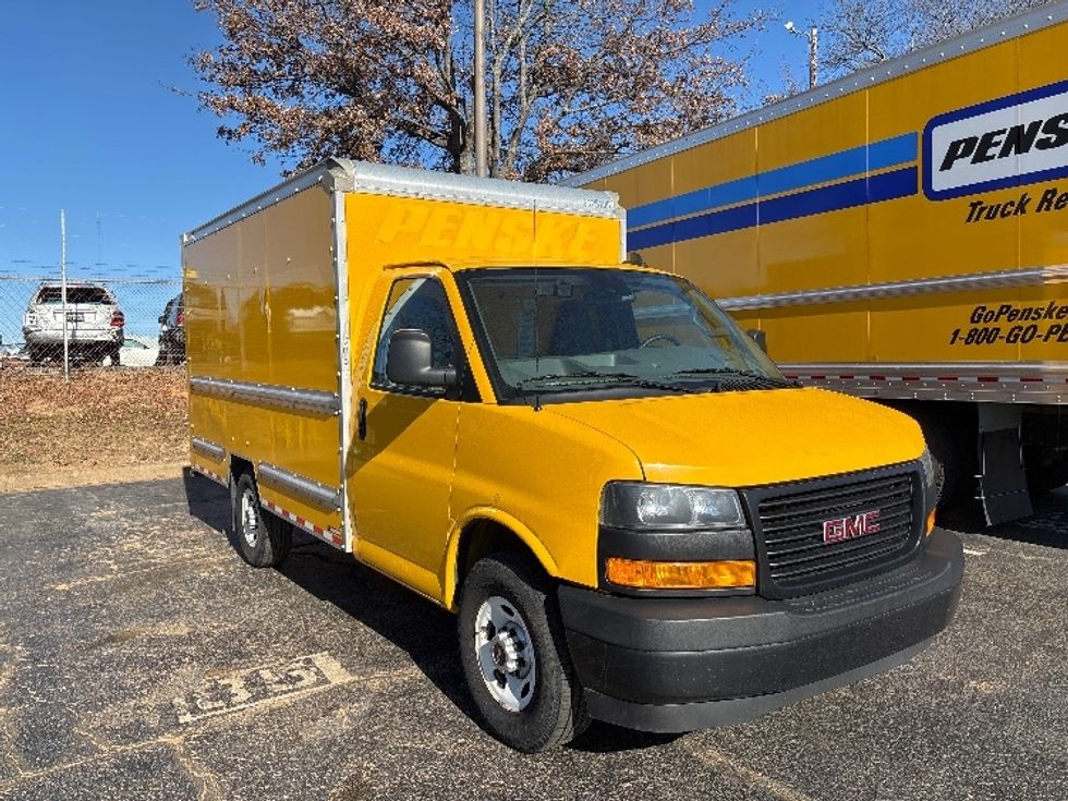 Light Duty Box Truck-Light and Medium Duty Trucks-GMC-2021-Savana G33503-Charlotte-NC-108,488\n\t\tmiles-$ 27,000 - Image 1