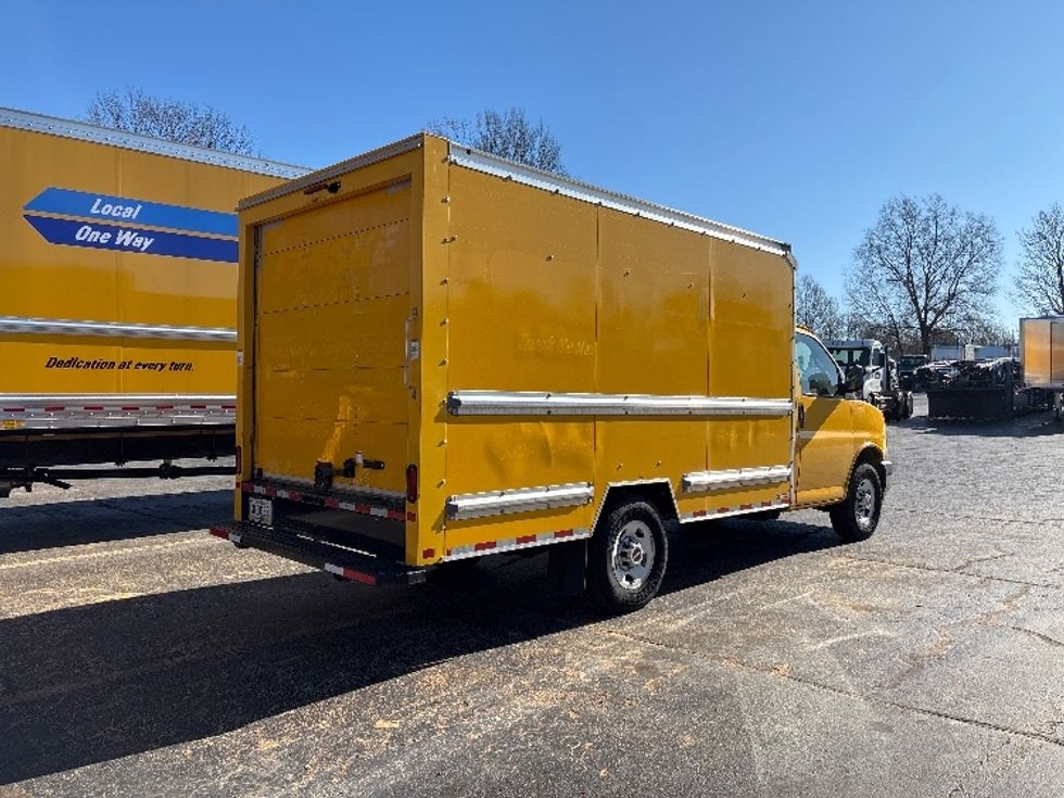 Light Duty Box Truck-Light and Medium Duty Trucks-GMC-2021-Savana G33503-Charlotte-NC-108,488\n\t\tmiles-$ 27,000 - Image 12