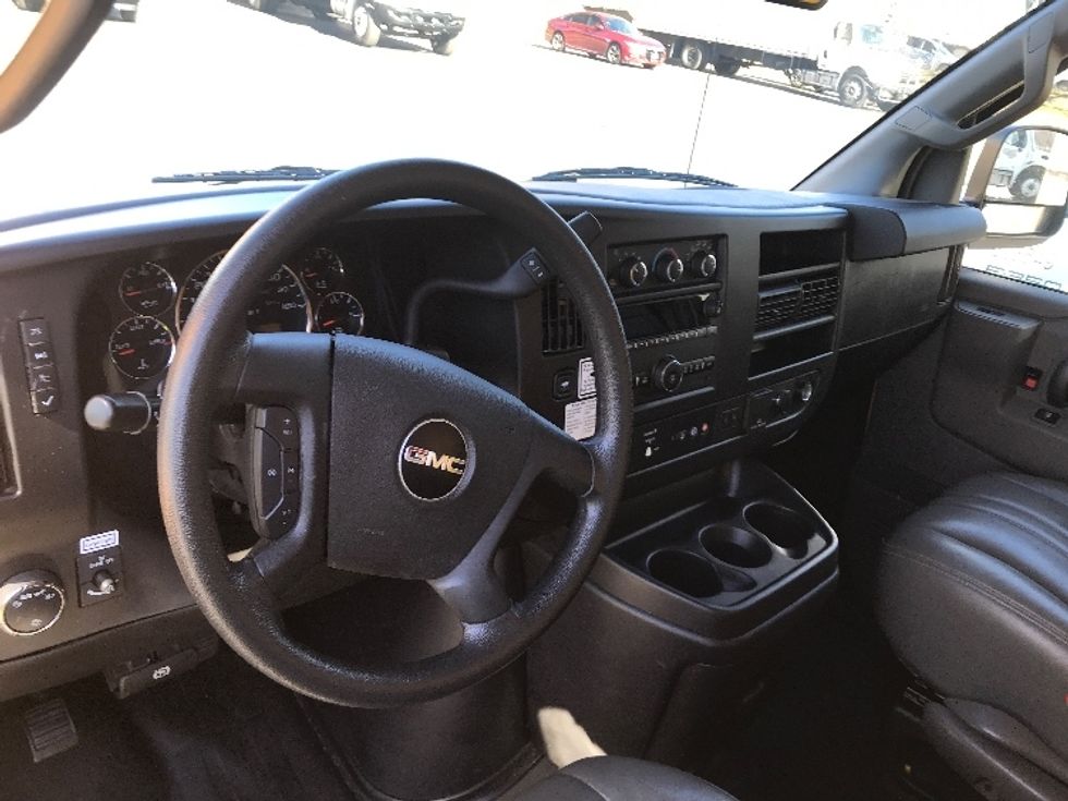 Light Duty Box Truck-Light and Medium Duty Trucks-GMC-2021-Savana G33503-Charlotte-NC-108,488\n\t\tmiles-$ 27,000 - Image 16