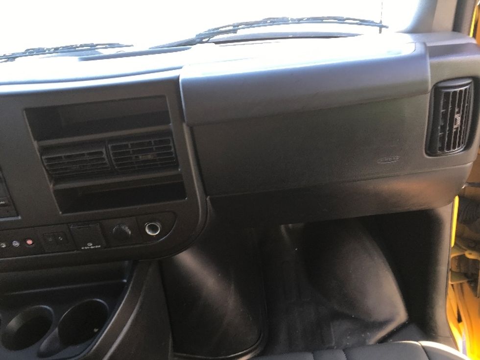 Light Duty Box Truck-Light and Medium Duty Trucks-GMC-2021-Savana G33503-Charlotte-NC-108,488\n\t\tmiles-$ 27,000 - Image 20