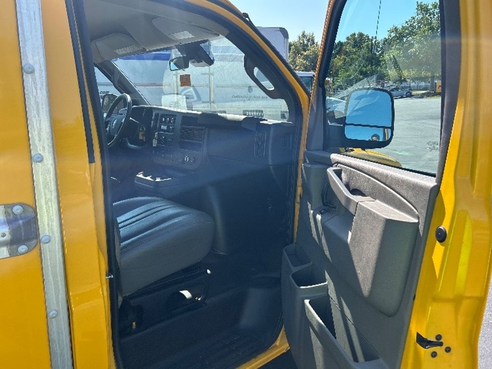 Light Duty Box Truck-Light and Medium Duty Trucks-GMC-2021-Savana G33503-Charlotte-NC-94,481\n\t\tmiles-$ 27,000 - Image 19