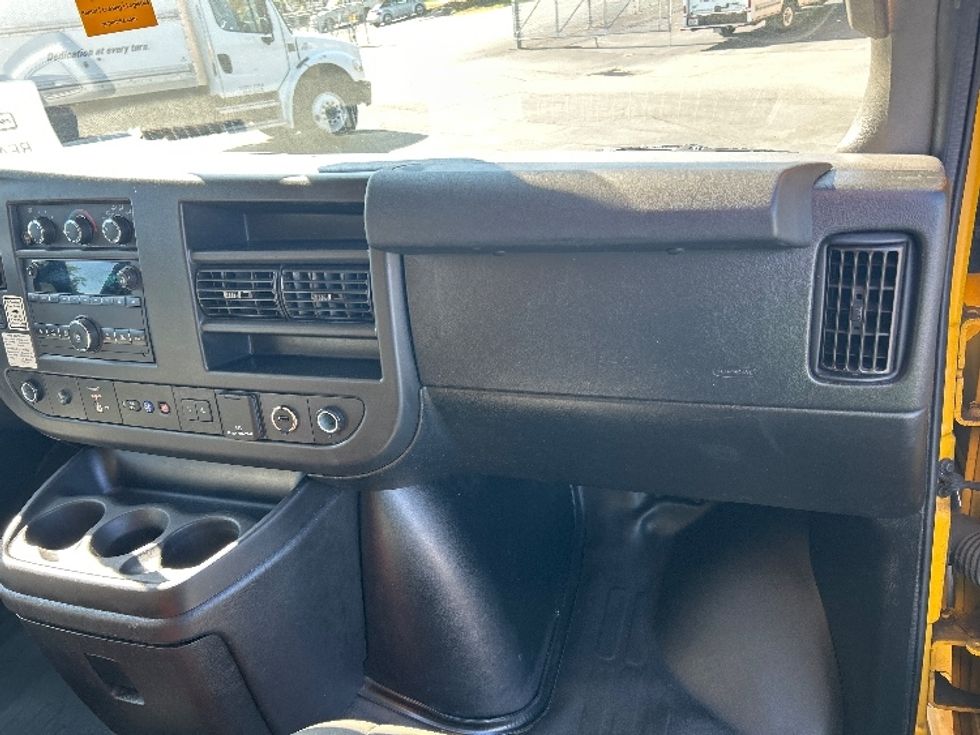 Light Duty Box Truck-Light and Medium Duty Trucks-GMC-2021-Savana G33503-Charlotte-NC-94,481\n\t\tmiles-$ 27,000 - Image 20