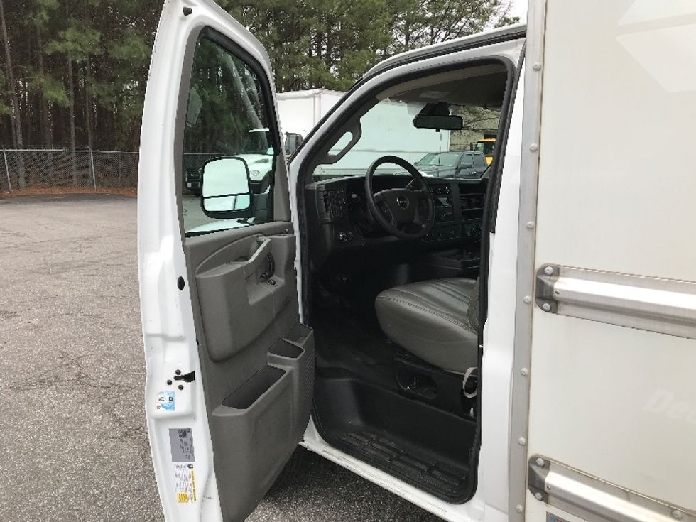 Light Duty Box Truck-Light and Medium Duty Trucks-GMC-2021-Savana G33503-Chesapeake-VA-102,206\n\t\tmiles-$ 30,500 - Image 15