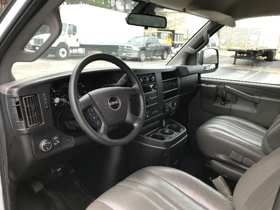Light Duty Box Truck-Light and Medium Duty Trucks-GMC-2021-Savana G33503-Chesapeake-VA-102,206\n\t\tmiles-$ 30,500 - Image 16