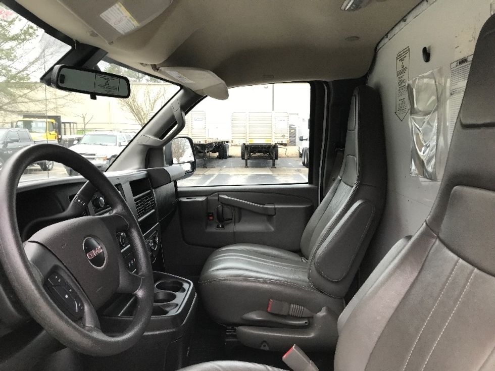 Light Duty Box Truck-Light and Medium Duty Trucks-GMC-2021-Savana G33503-Chesapeake-VA-102,206\n\t\tmiles-$ 30,500 - Image 18