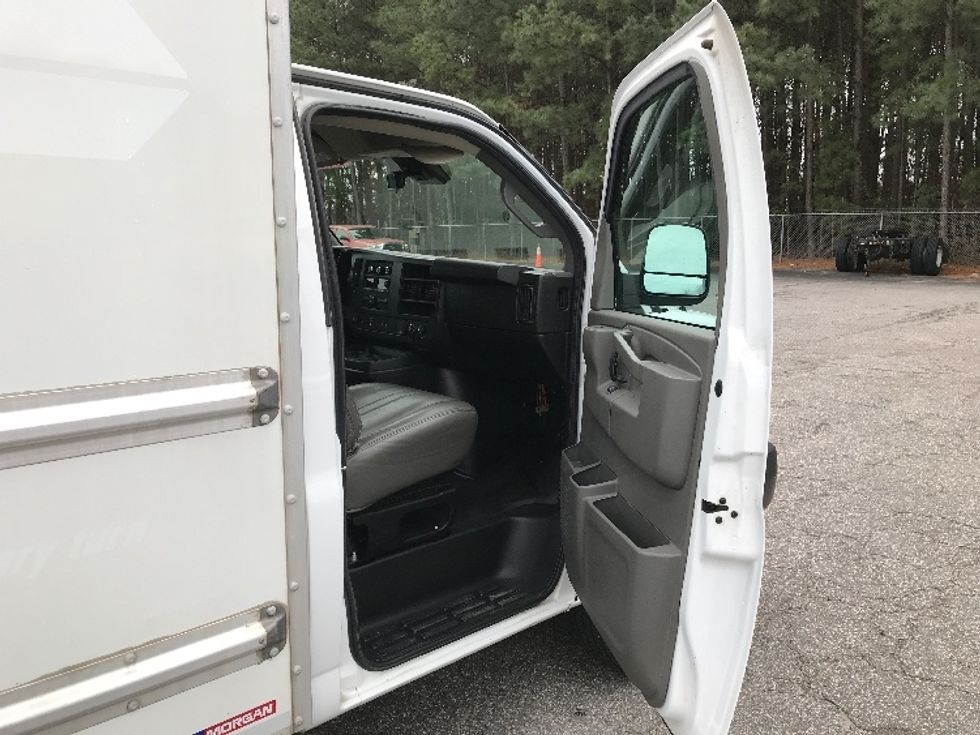 Light Duty Box Truck-Light and Medium Duty Trucks-GMC-2021-Savana G33503-Chesapeake-VA-102,206\n\t\tmiles-$ 30,500 - Image 19