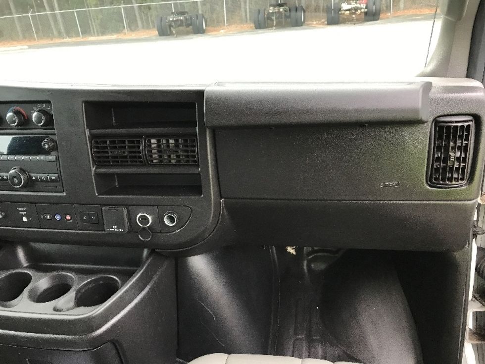 Light Duty Box Truck-Light and Medium Duty Trucks-GMC-2021-Savana G33503-Chesapeake-VA-102,206\n\t\tmiles-$ 30,500 - Image 20